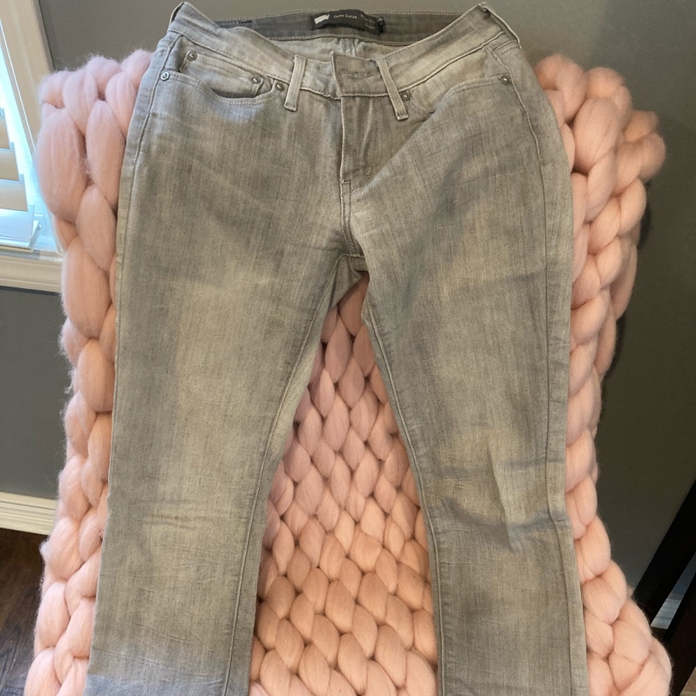 Levi's Demi Curve Modern Rise Straight 00 / 24 great used condition